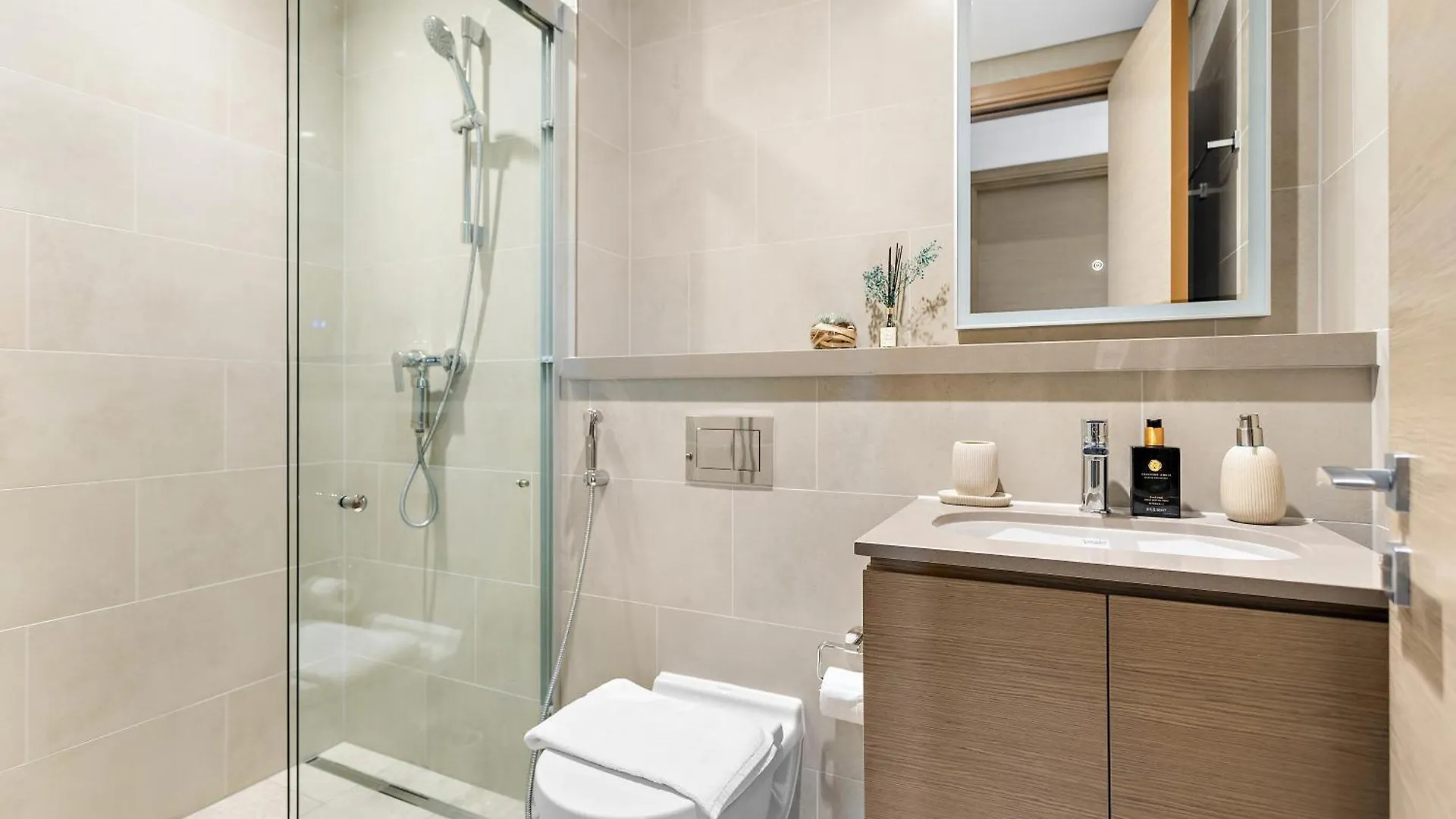 Brand New 1 Bedroom + Office - Perfect For Work Dubaj Apartament